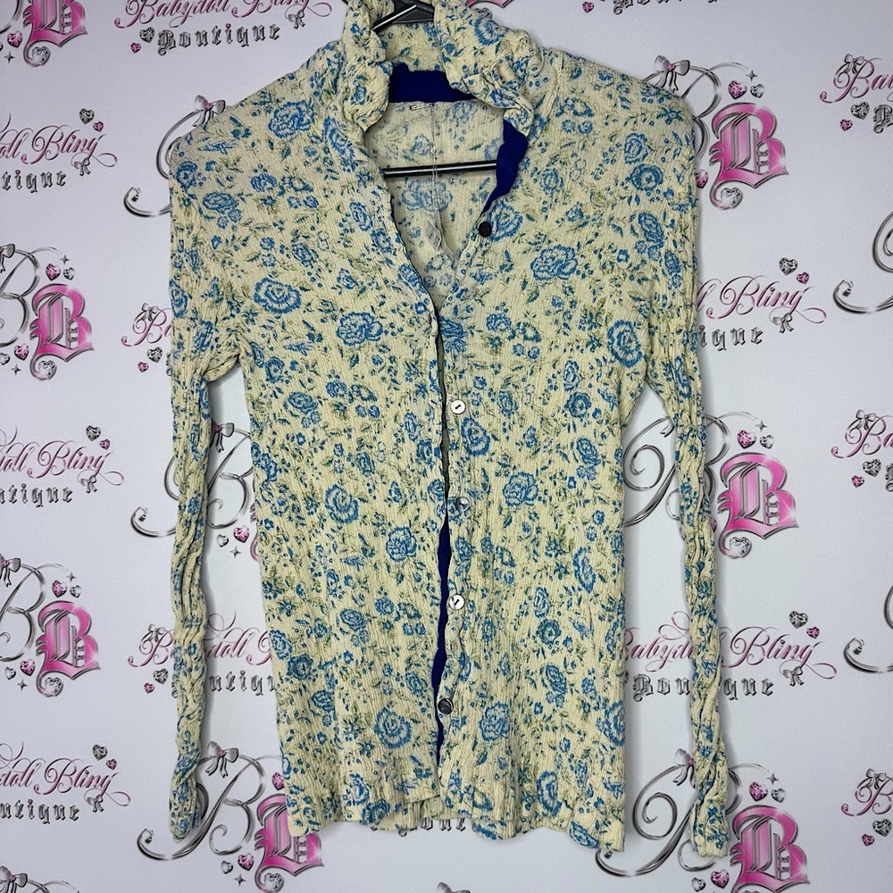 Button up blue rose long sleeve shirt brand new with tags collar stretchy floral